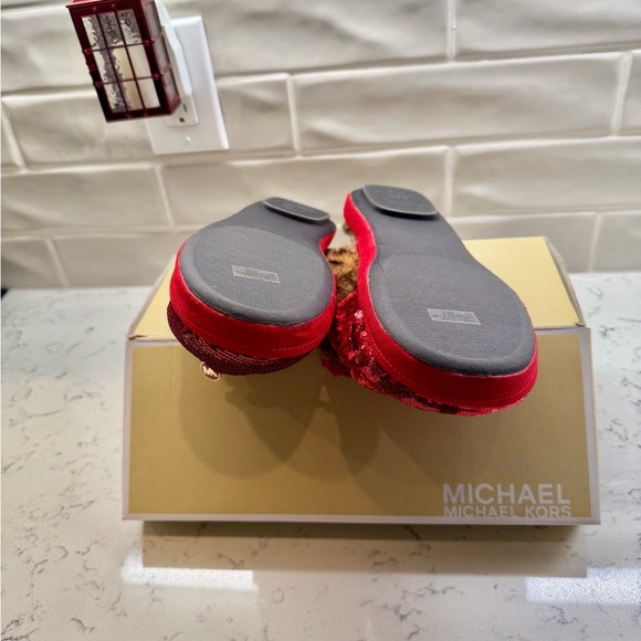 Michael Kors Women Sparkly Red Slippers with Leopard Print - Picture 4 of 7